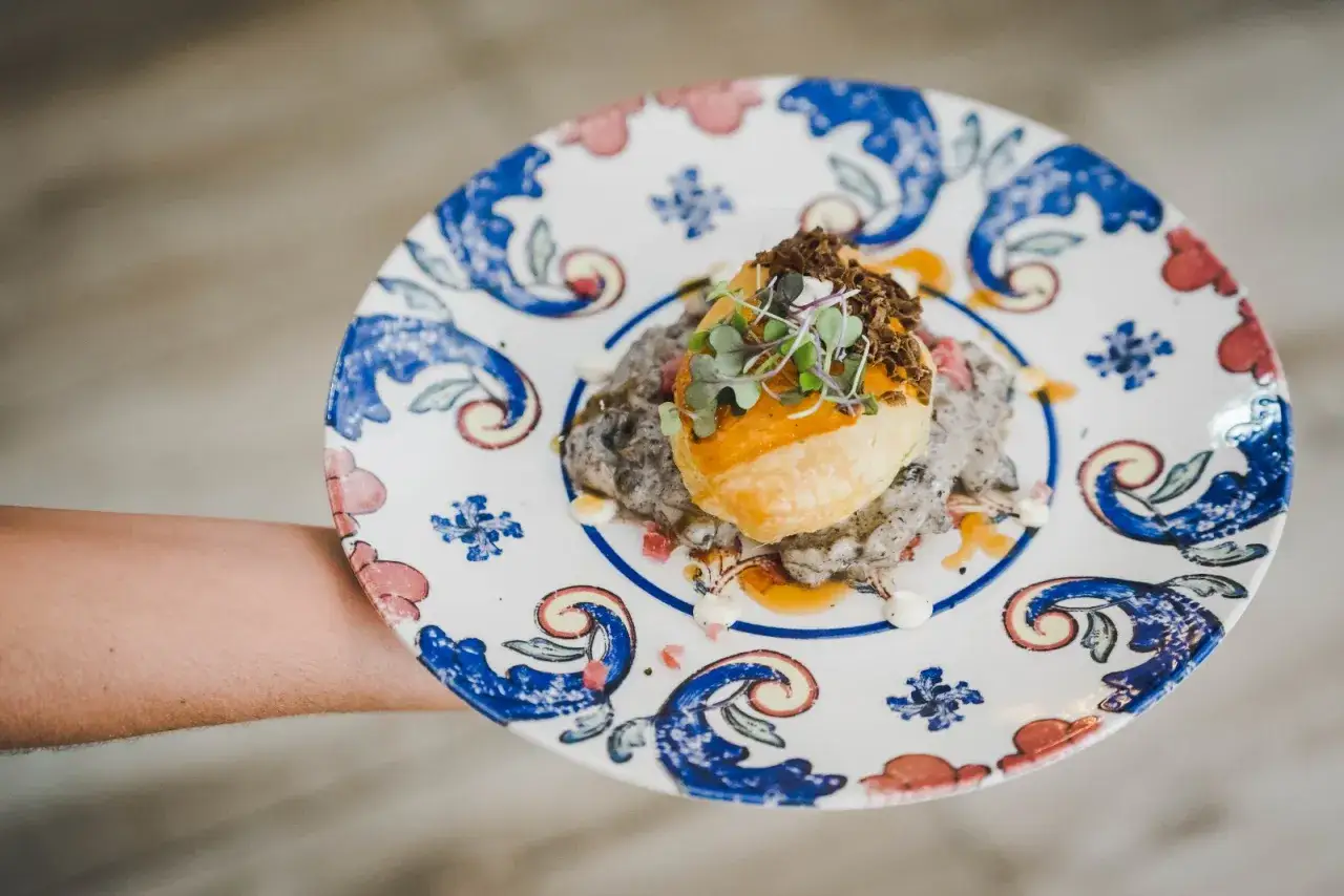 El Árbol Tapas: Menú, precios y por qué es tu próxima parada.