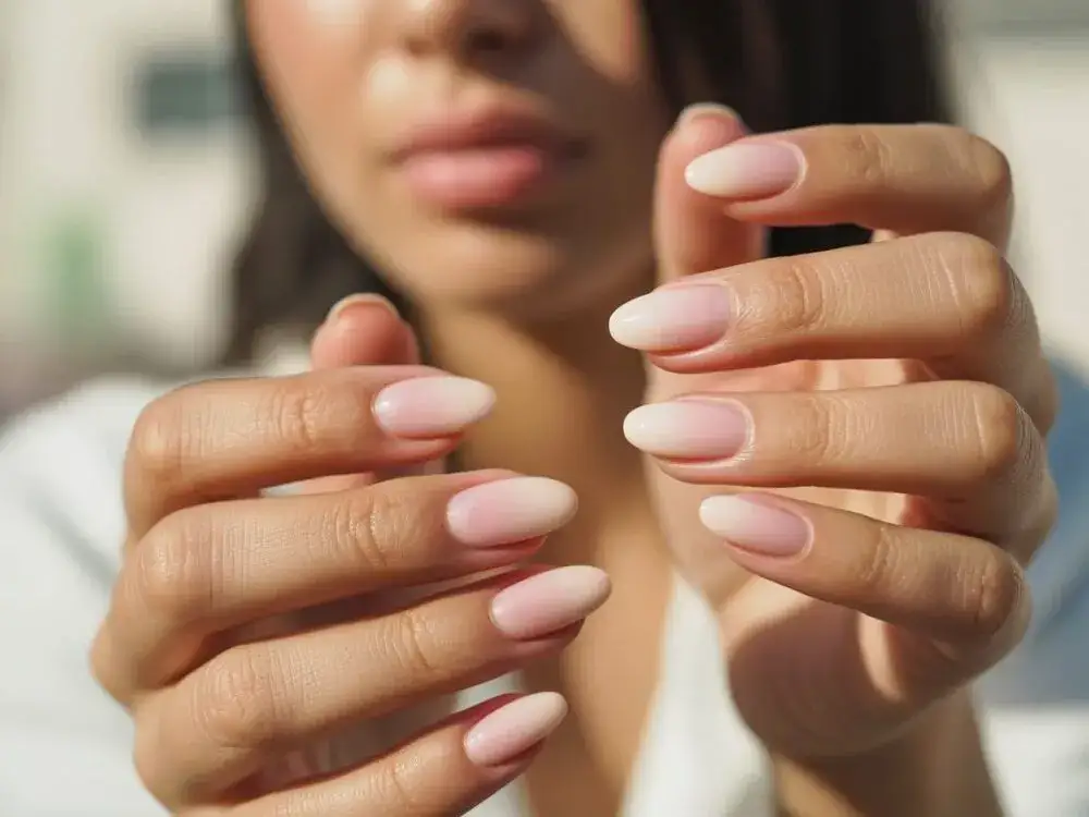 Ombre na paznokciach: Krok po kroku do idealnego gradientu w domu