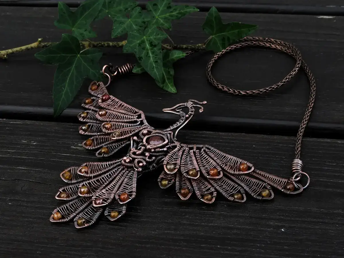 Czy biżuteria z miedzi czernieje? Oto powody i sposoby pielęgnacji