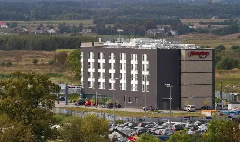 Ile jest hoteli Hilton w Polsce i gdzie je znaleźć? Sprawdź teraz!