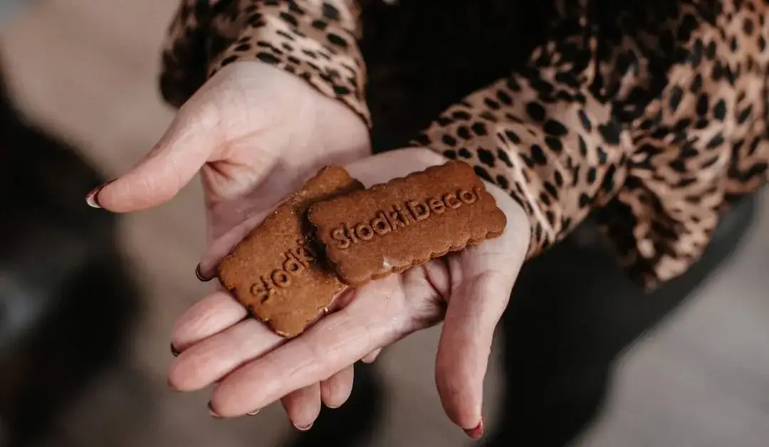 Jak używać stempli do ciastek, aby uniknąć przywierania i uzyskać idealne wzory