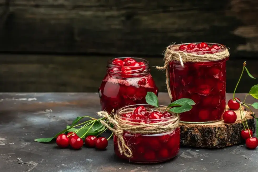 Jak przechować wiśnie z nalewki, by nie straciły smaku i świeżości
