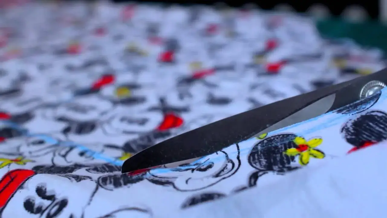 Jak uszyć spódniczkę z falbankami dla dziewczynki – proste kroki i porady