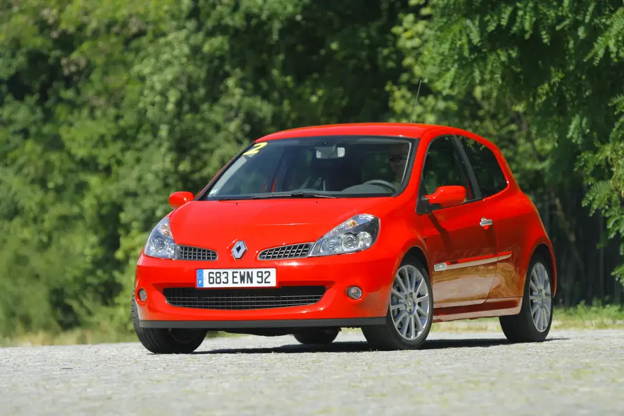 Clio 3 pojemność baku: 55 litrów? Sprawdź, ile naprawdę wlejesz!