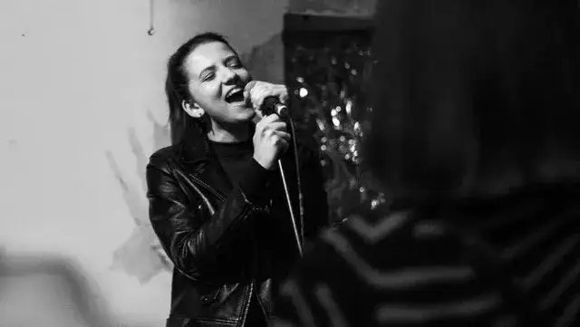 Muzyka z filmu jak pokochałam gangstera: emocje i kluczowe utwory