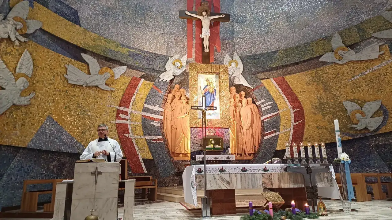 Sanktuarium w Rumi: Przewodnik po kulcie Matki Bożej