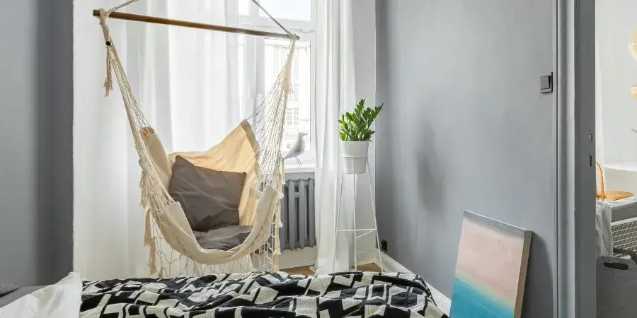 Jak zawiesić krzesło brazylijskie bezpiecznie i skutecznie – poradnik