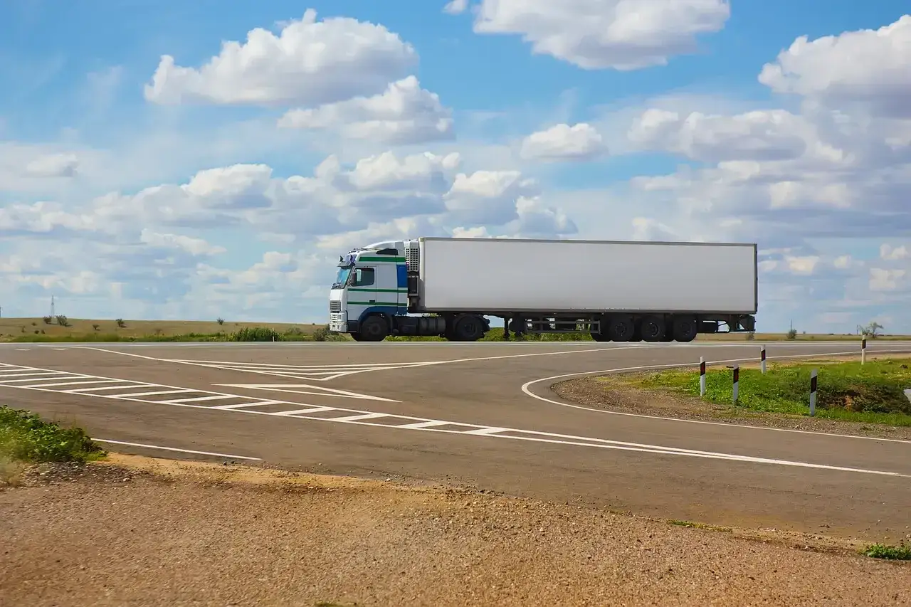 Jak założyć spedycję międzynarodową? Kompletny poradnik krok po kroku