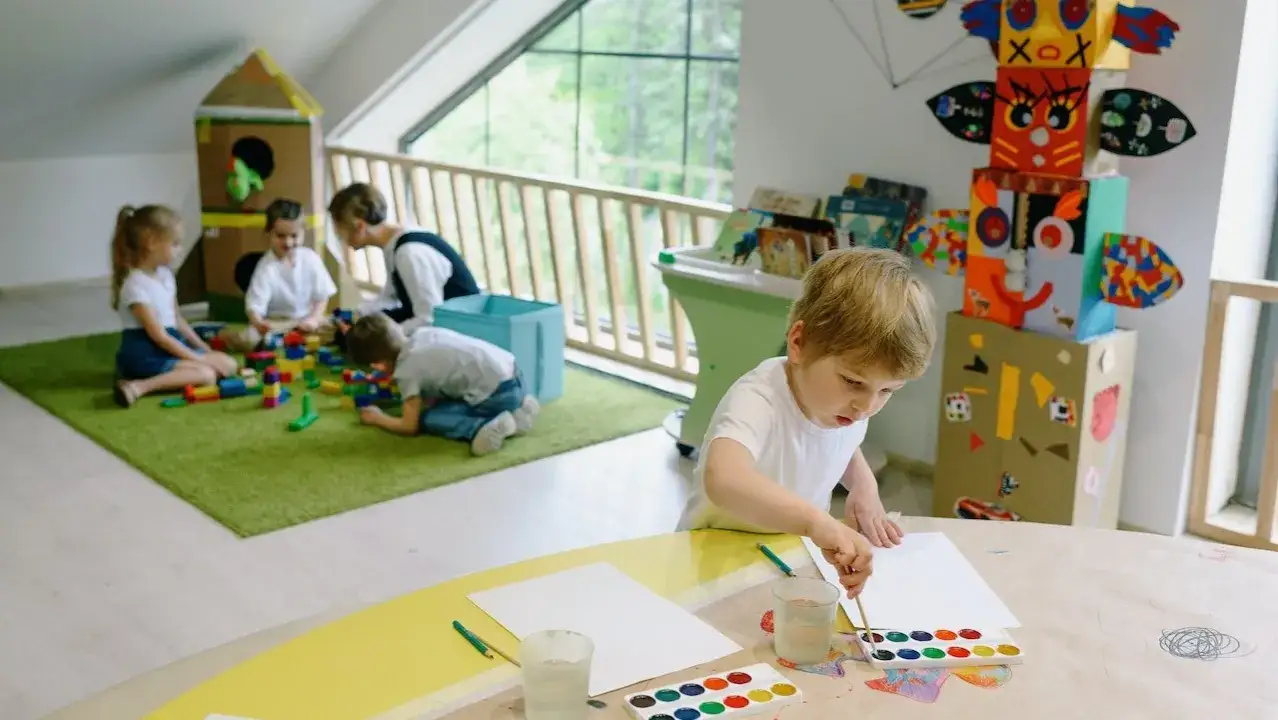 Żłobek co to jest? Kluczowe informacje o opiece nad dziećmi