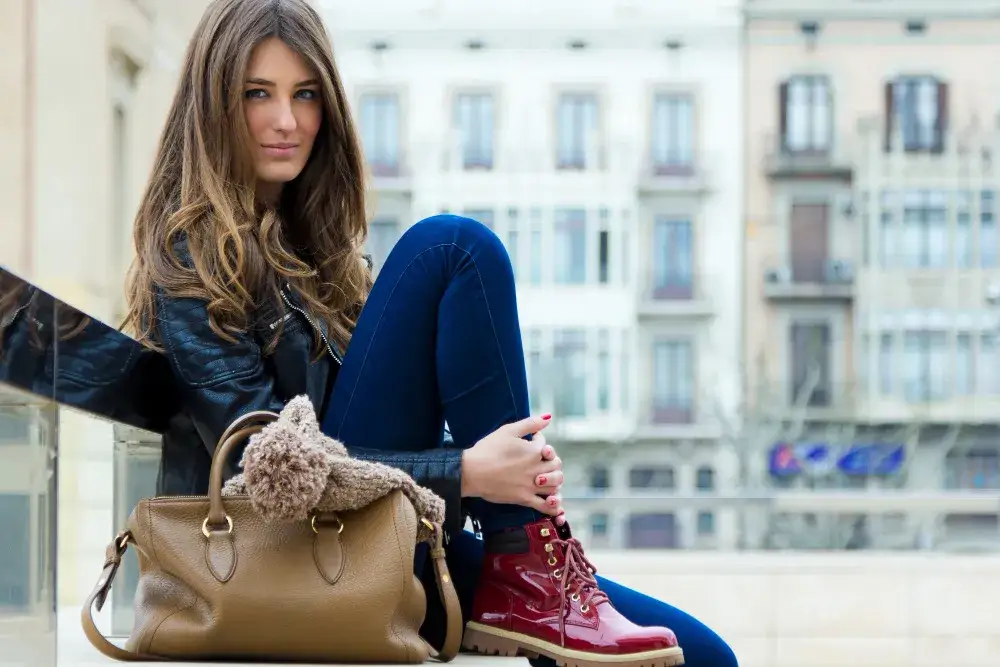 Jakie spodnie do botków na obcasie, aby uniknąć modowych wpadek?