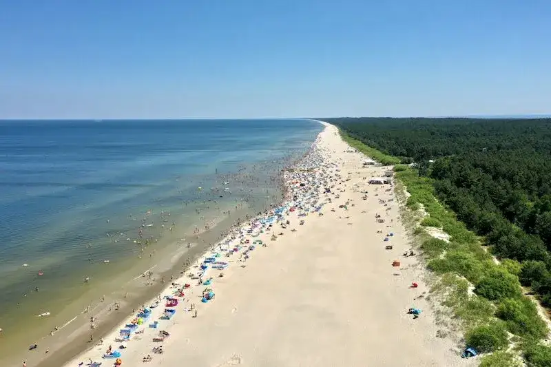 Ile do morza z Stegny? Sprawdź wygodne opcje dojazdu i parkingu