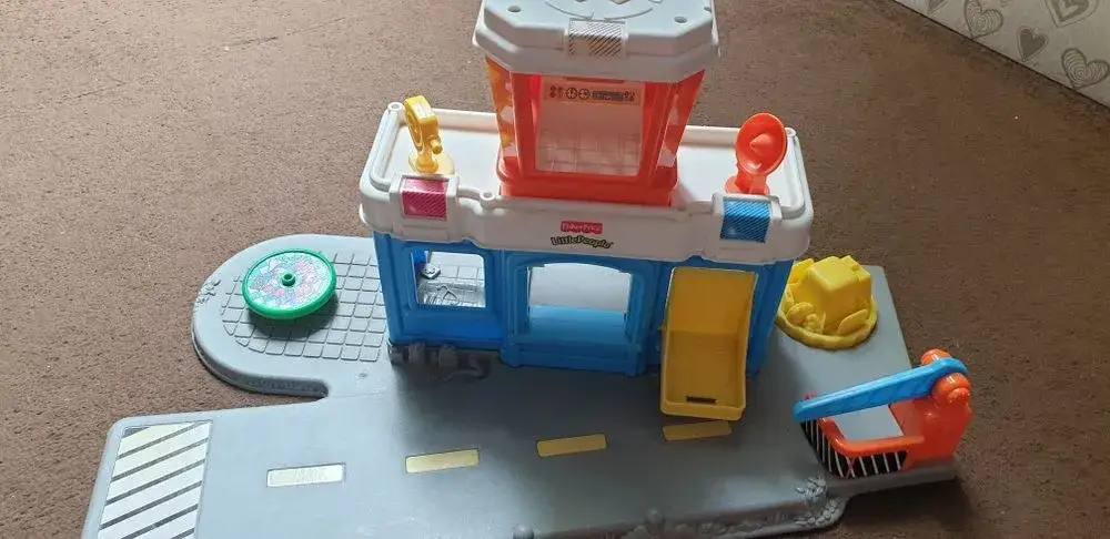 Najlepsze zabawki lotnisko dla dzieci - co warto wiedzieć?