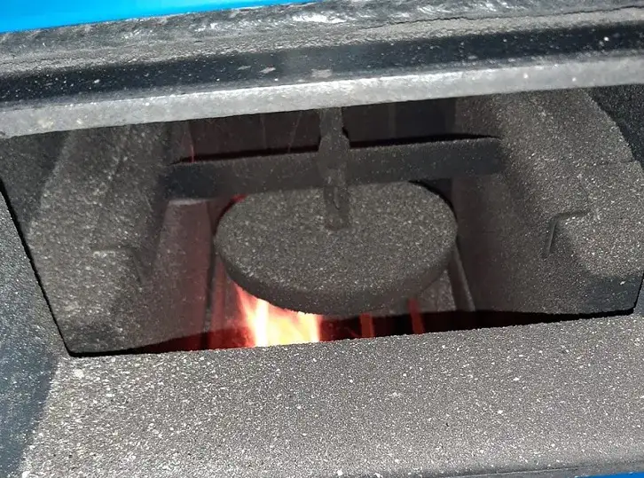 Deflektor do pieca na ekogroszek - jaki wybrać i na co zwrócić uwagę