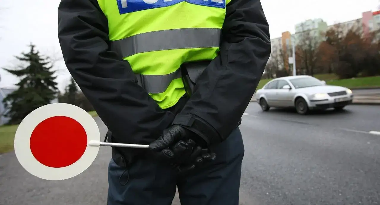 Ile wynosi emerytura policjanta po 15 latach? Zaskakujące wyliczenia