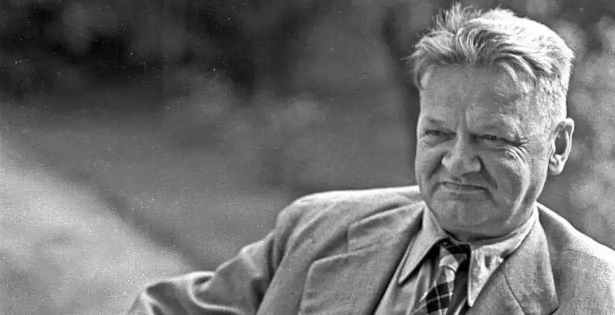 Bagnet na broń wiersz - analiza patriotycznego przesłania Broniewskiego