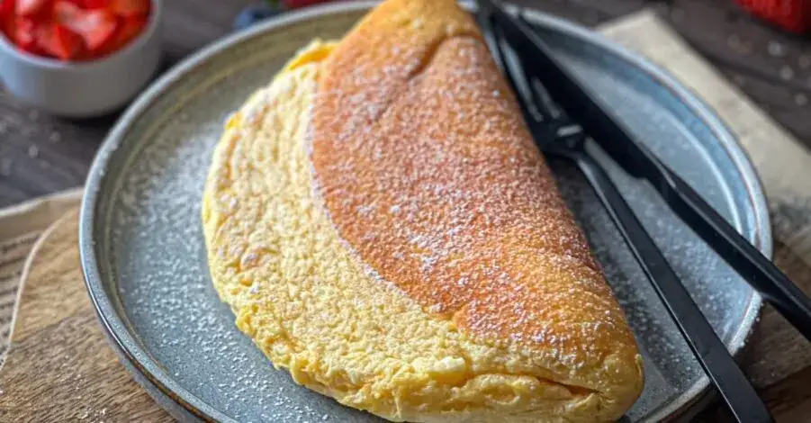 Jak zrobić puszysty słodki omlet? Moje triki na idealne danie!