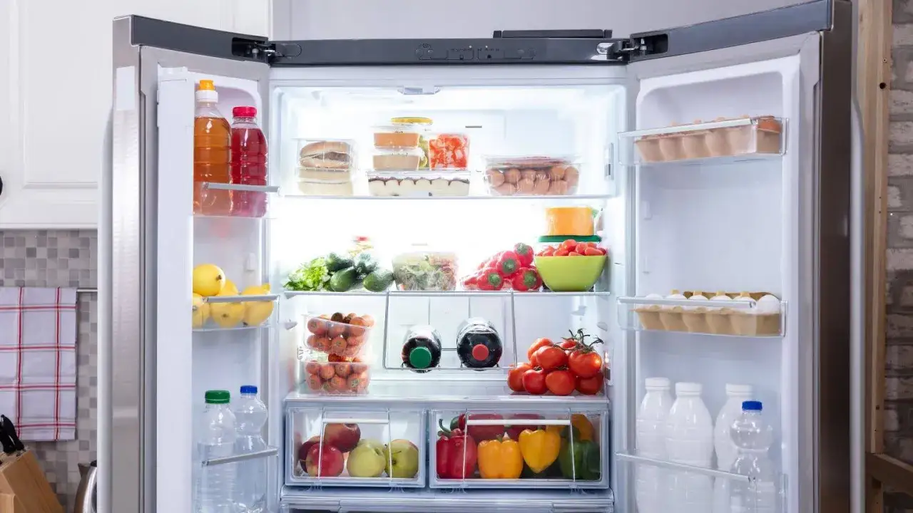 Czy wentylator w lodówce powinien chodzić cały czas? Sprawdź przyczyny