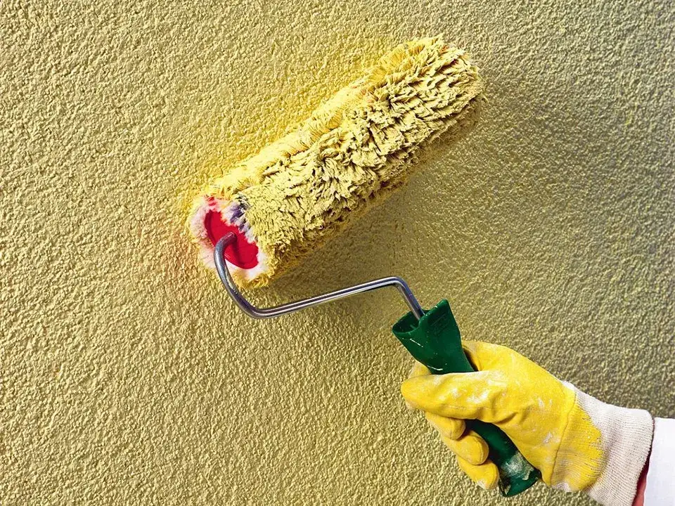 Jak pomalować tynk strukturalny na zewnątrz - najlepsze farby