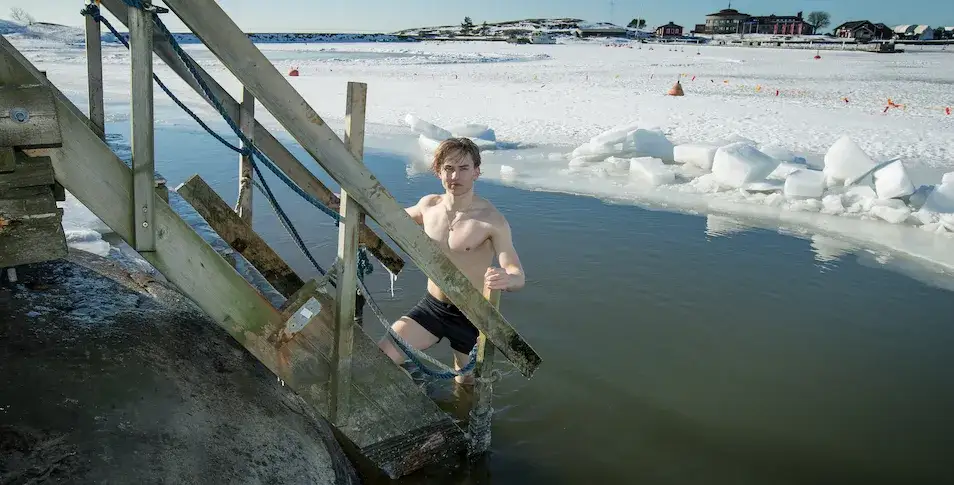 Czy zimna kąpiel naprawdę odchudza? Fakty i mity o wpływie na metabolizm