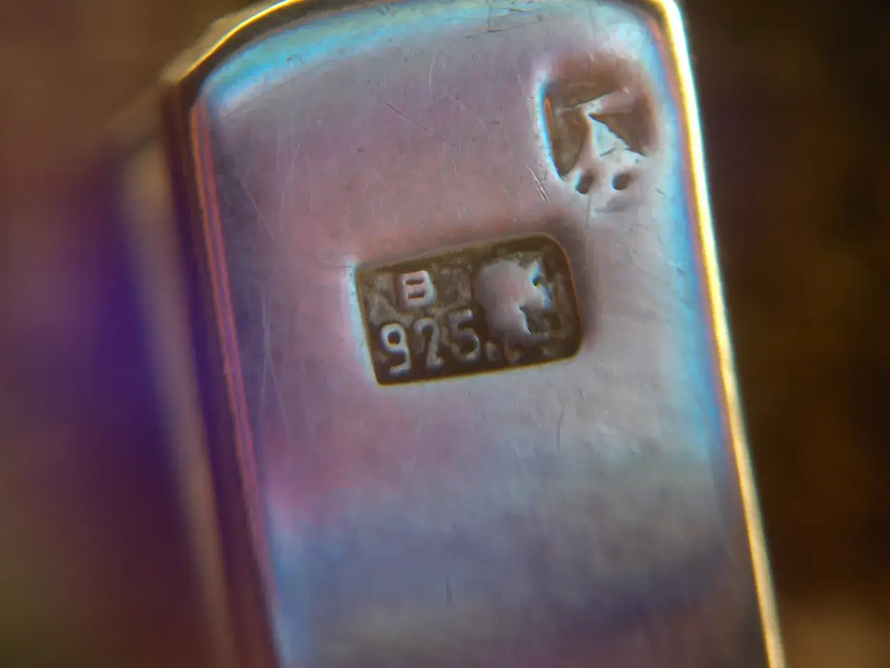 Złoto 925 nie istnieje! Co naprawdę oznacza ta próba?
