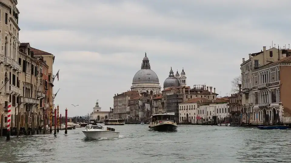 Nad jakim morzem leży Wenecja? Odkryj jej tajemnice i piękno