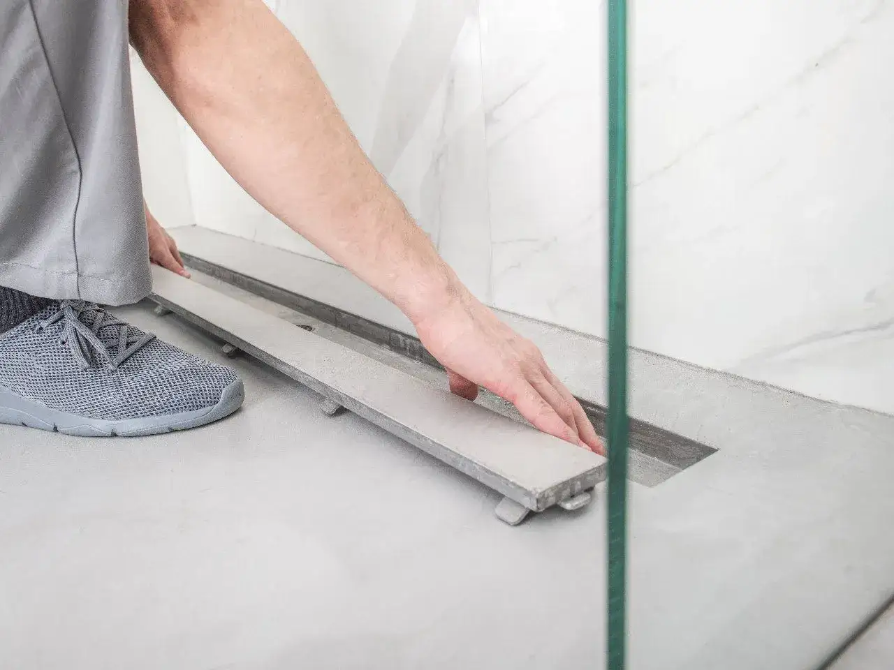 Odpływ liniowy w bloku: Czy to możliwe? Pełny poradnik krok po kroku