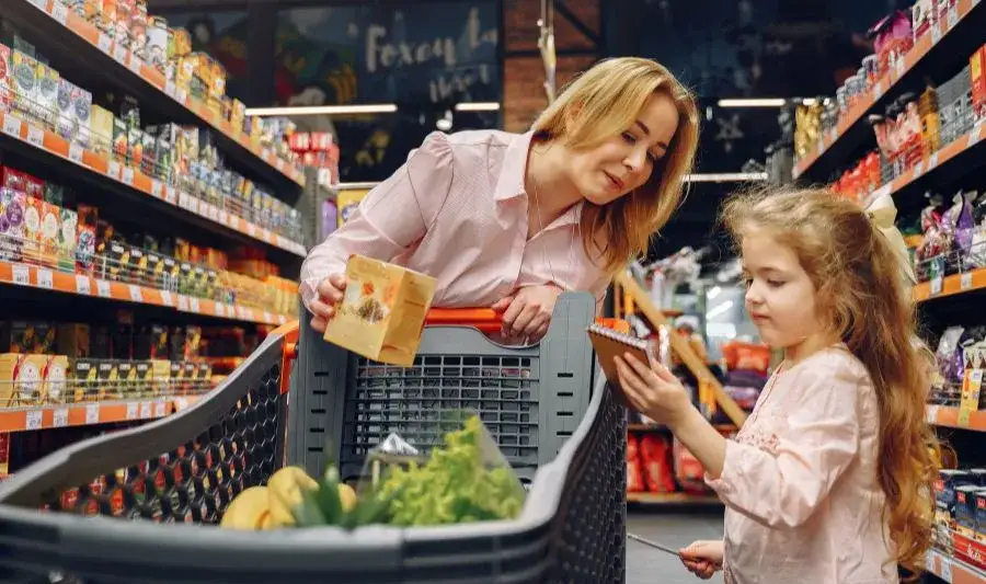 Jaki sklep na osiedlu? Sprawdź, co oferują lokalne sklepy spożywcze