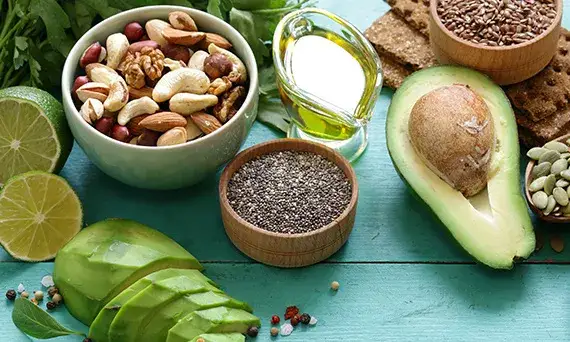 Jakie są tłuszcze roślinne i dlaczego warto je wprowadzić do diety?