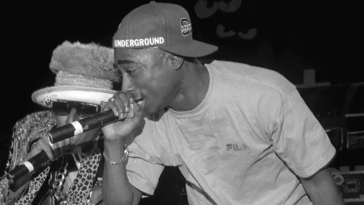 Czy Tupac żyje? Prawda o jego śmierci i trwających plotkach