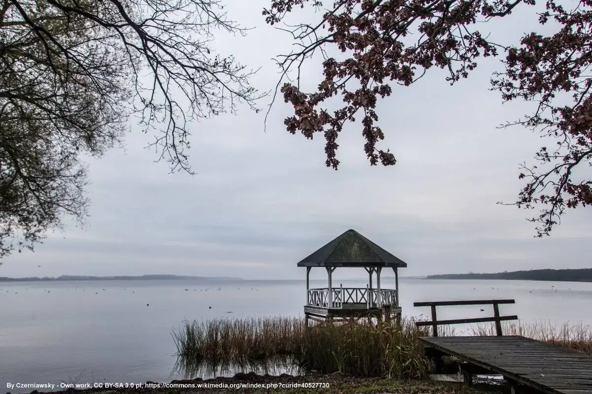 Jezioro Miedwie: Odkryj atrakcje i zaplanuj idealny urlop!