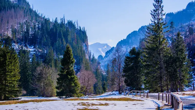 Gdzie na weekend z dzieckiem zimą? Odkryj najlepsze miejsca i atrakcje