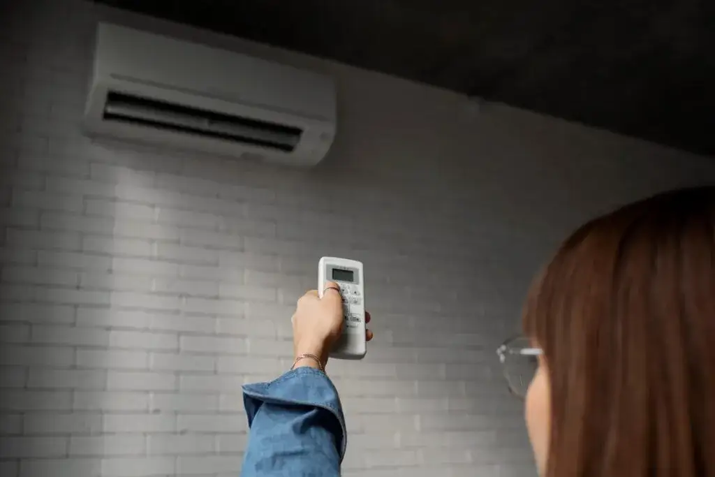 Jak ustawić klimatyzację w hotelu, by cieszyć się komfortem w upały