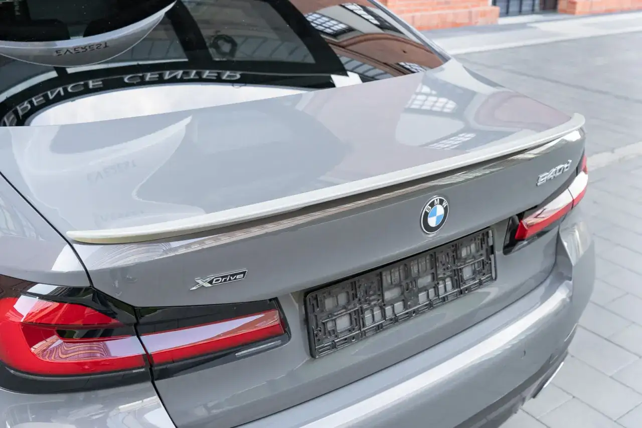 BMW G30 Spoiler: Jaki wybrać? Oryginał vs Zamiennik, Montaż