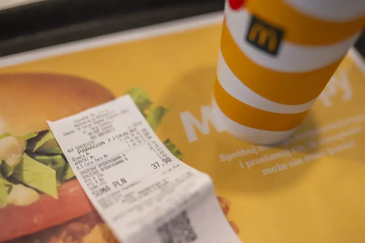 Cena burgera w Polsce: Od 7 do 70 zł. Jak nie przepłacić?