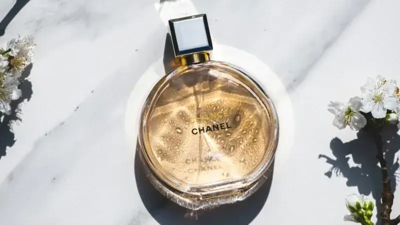 Jakie perfumy damskie wybrać na różne okazje i pory roku