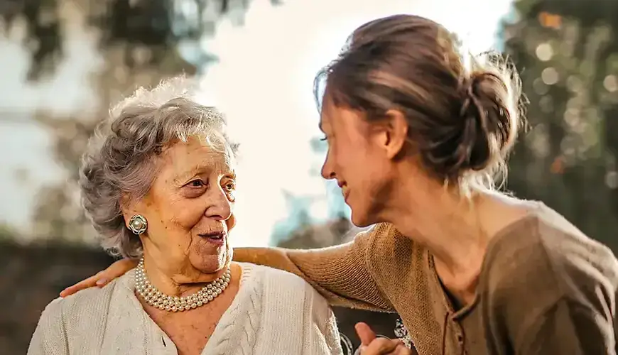 Kto może zostać opiekunem osoby starszej? Poradnik dla każdego