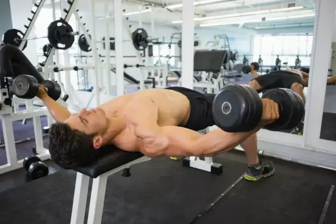 Rozpiętki na bramie z dołu czy z góry - która wersja jest skuteczniejsza?