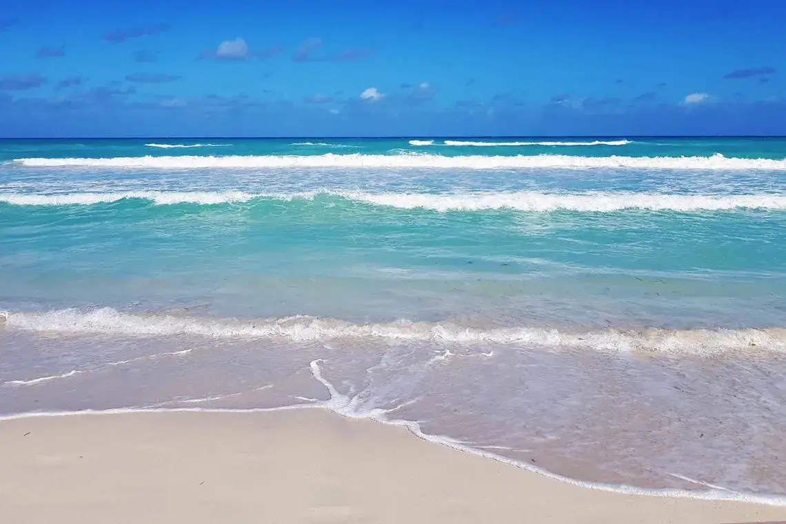 Kuba kiedy jechać: uniknij deszczu i tłumów w idealnym czasie