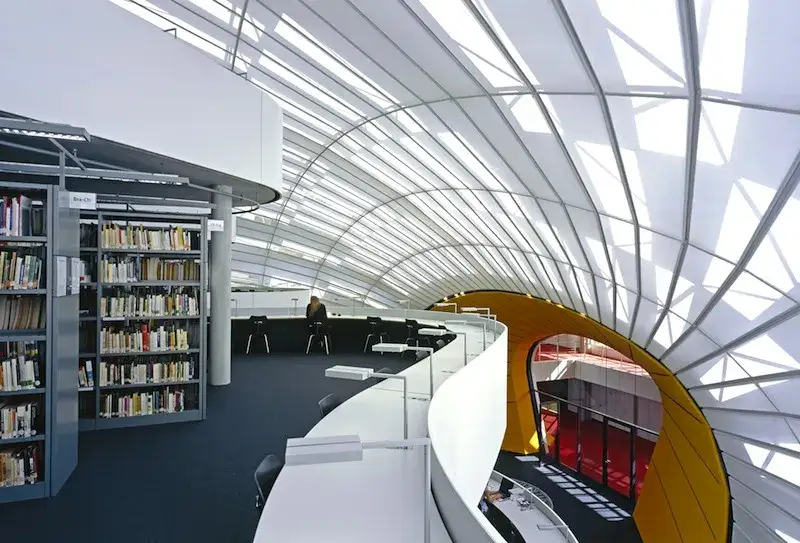 Wolny uniwersytet Berlina: Kluczowe informacje o studiach i kampusie