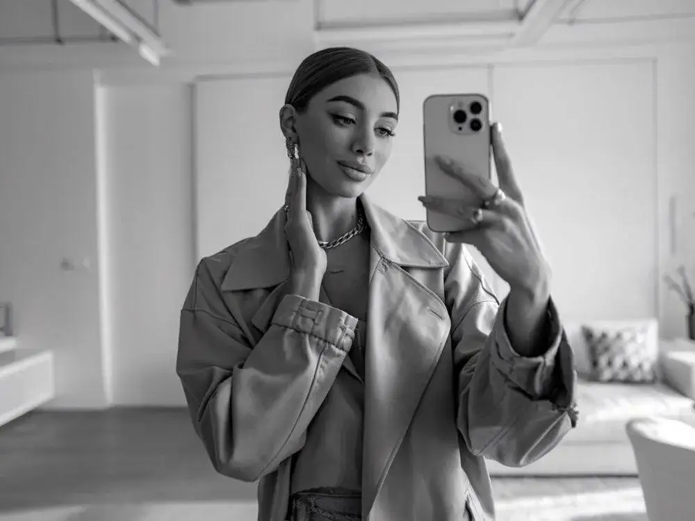 Jak zrobić korzystne zdjęcie całej sylwetki? Triki prosto od modelek