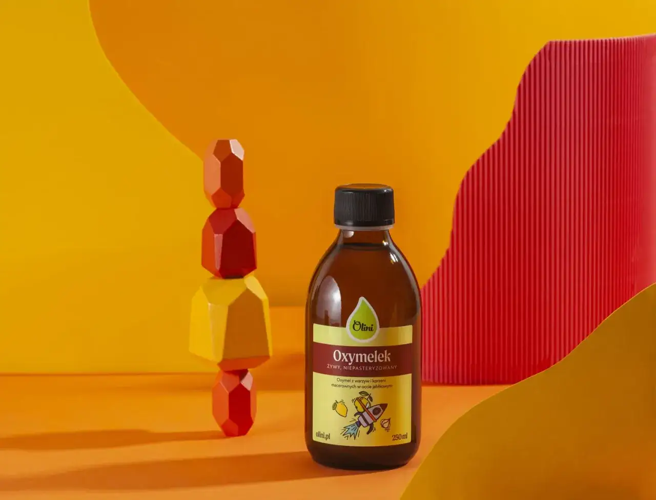 Butelka Oxymelek, żywy, niepasteryzowany produkt z warzyw i korzeni w occie jabłkowym. Idealny na start!