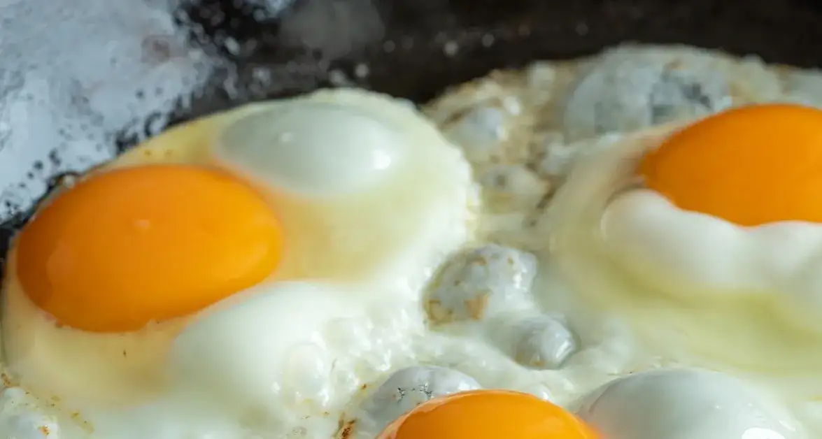 Czy można smażyć na oliwie z oliwek? Odkryj zdrowe korzyści i pułapki