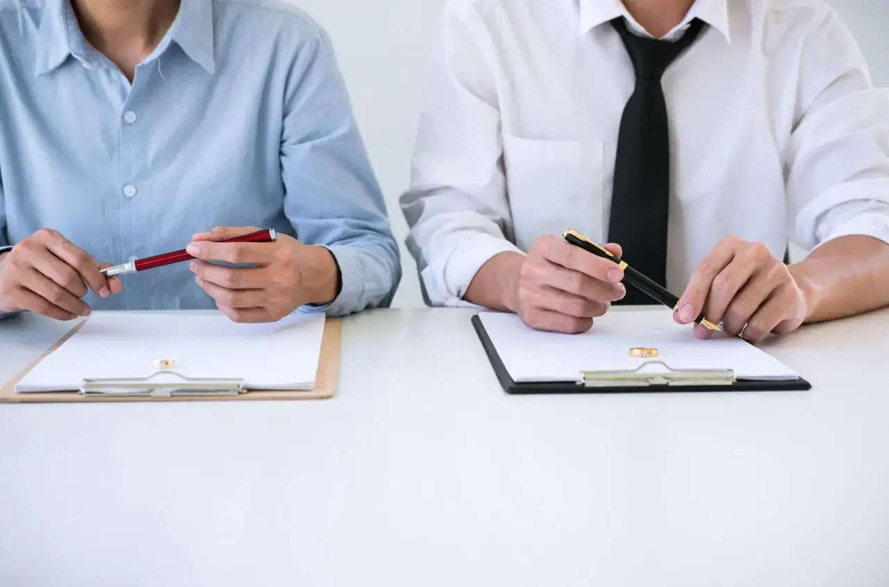 O co pyta sędzia na rozprawie rozwodowej? Kluczowe pytania, które musisz znać