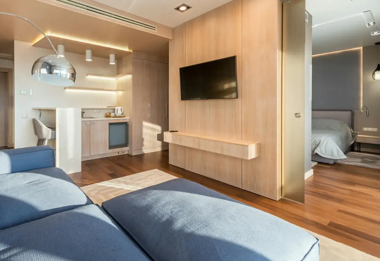 Wydziel sypialnię w salonie: 7 sprytnych sposobów na mały metraż