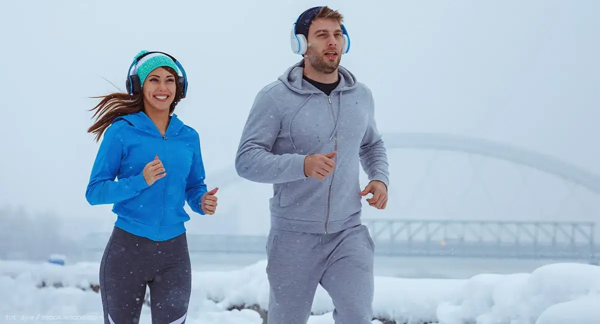 Jak się ubrać do biegania? Poradnik na mróz, deszcz i upał