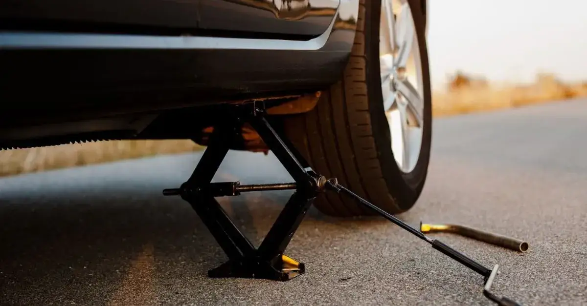 Jak bezpiecznie używać lewarka? Instrukcja krok po kroku i częste błędy