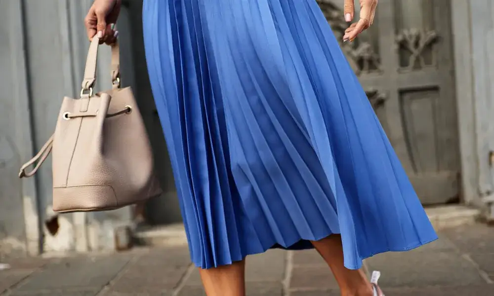 Plisowana spódnica do jakiej figury – idealne fasony dla Ciebie