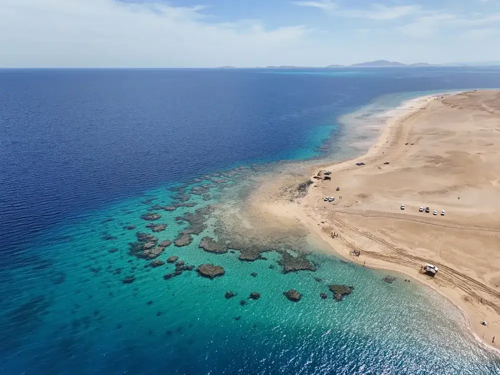 Gdzie leży Morze Czerwone? Odkryj jego tajemnice i sąsiedztwo
