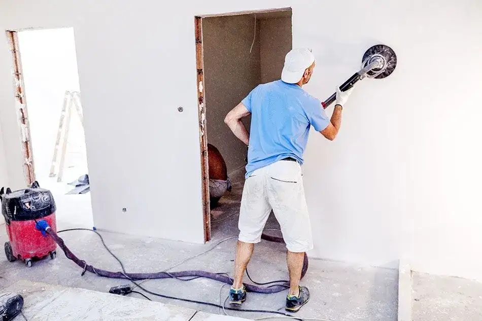 Jak długo czekać na szlifowanie gładzi, aby uniknąć błędów?