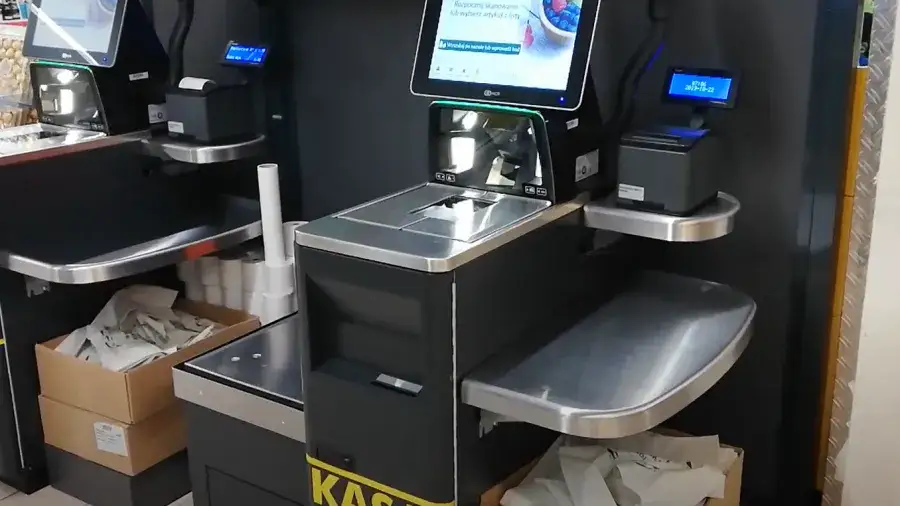 Czy w kasie samoobsługowej można kupić alkohol? Poznaj zasady i przepisy